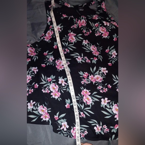 🔥Host Pick🔥 NWOT Torrid Floral Woven Knit Tank Sz 2 - Picture 8 of 8